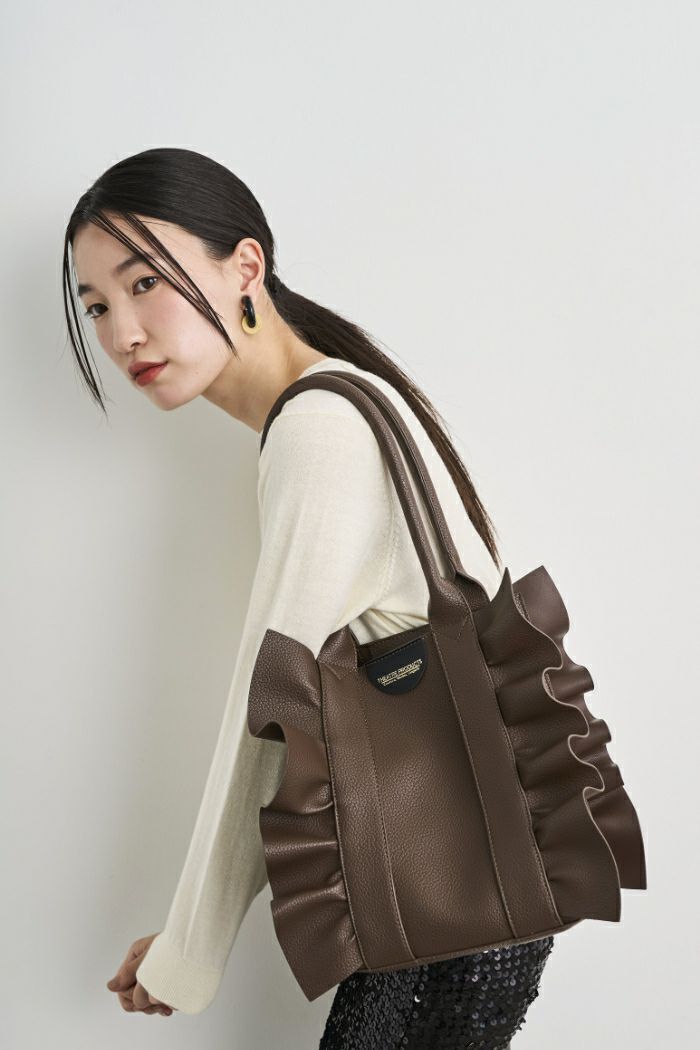 FAKE LEATHER FRILL BAG /フェイクレザーフリルバッグ | THEATRE