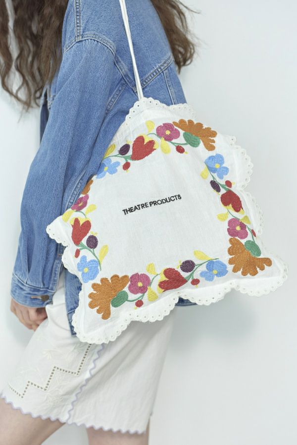日本製株式会社ドロシー人形、花、バッグ刺繍レース使いコート LACE EMBROIDERY TOTE BAG/レースエンブロイダリートートバッグ